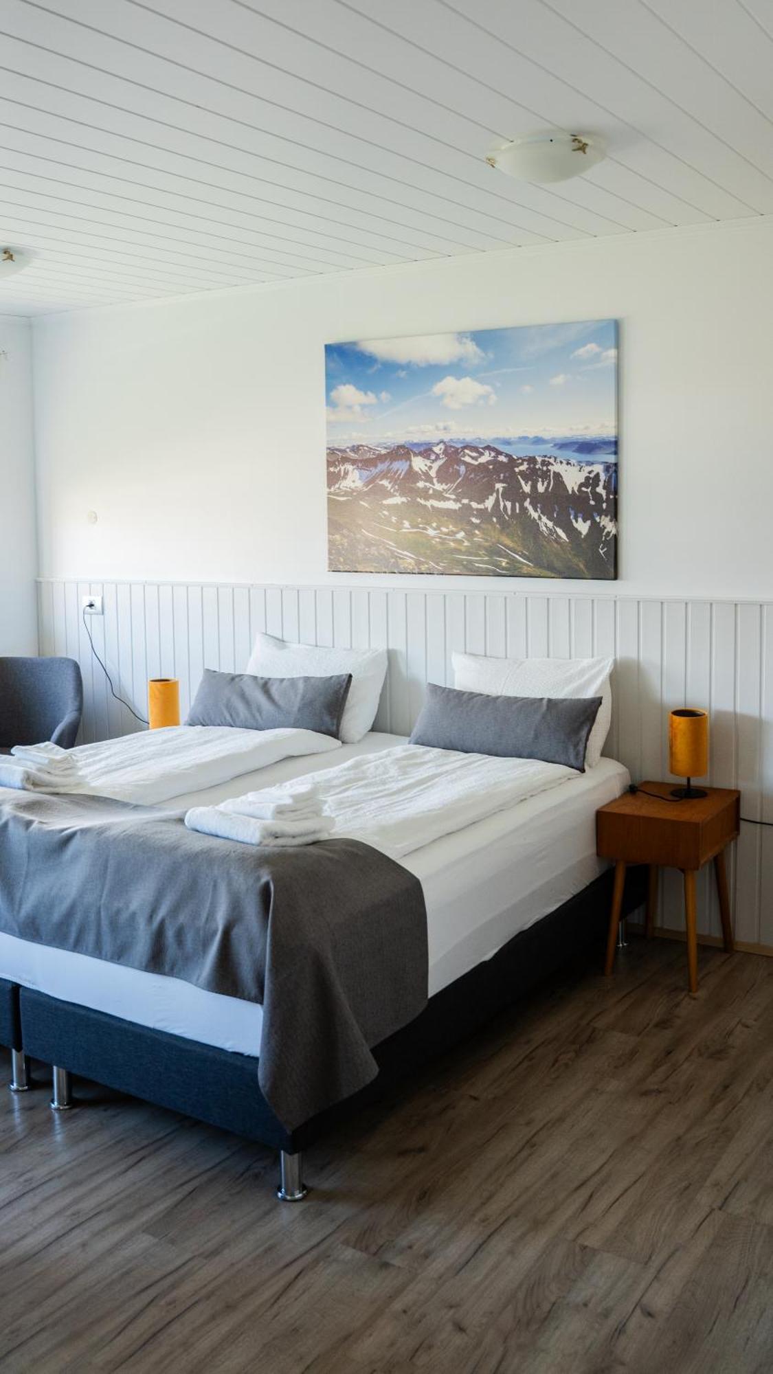 Brjanslaekur Hotel Flokalundur מראה חיצוני תמונה